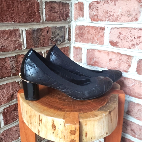 Tory Burch Black Quilted Leather Carrie Pumps - Picture 3 of 5